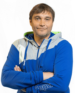 
<p>				Олег Кулешов: «Думаю, что команде «Динамо-Синара» сезон можно занести в актив» </p>
<p>