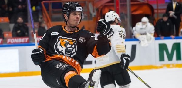Станислав Бочаров подписал новый контракт с «Амуром»: Новости | Континентальная Хоккейная Лига (КХЛ)