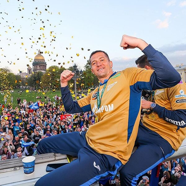 «Зениту» вручили кубок! Вся красота награждения и чемпионского парада 🏆