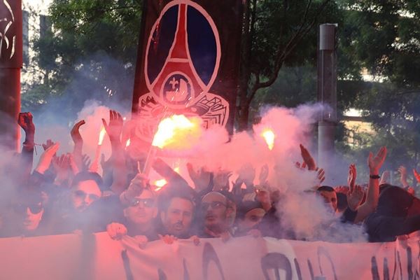 Цифра дня: 3 фаната встретили чемпионский «ПСЖ» в аэропорту