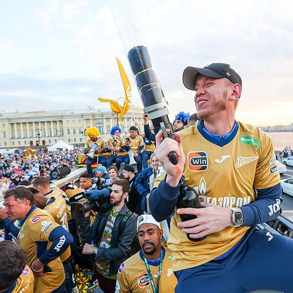 «Зениту» вручили кубок! Вся красота награждения и чемпионского парада 🏆