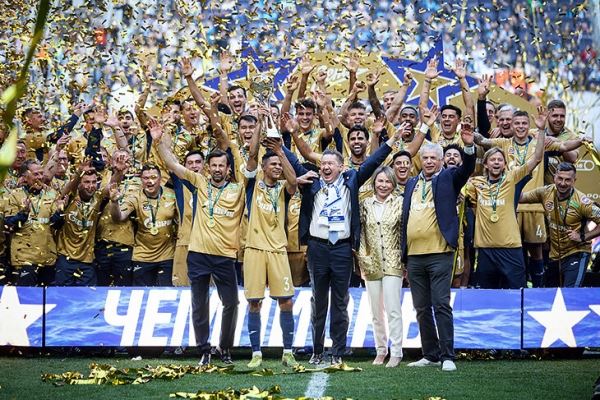 «Зениту» вручили кубок! Вся красота награждения и чемпионского парада 🏆