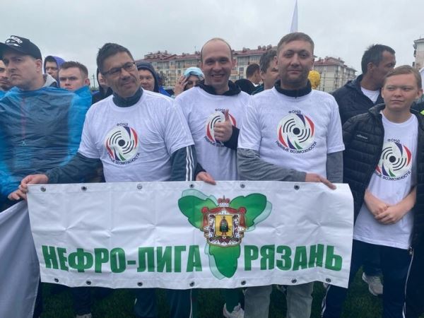 «В воротах человек после пересадки сердца». Люди после трансплантации играют в футбол с врачами