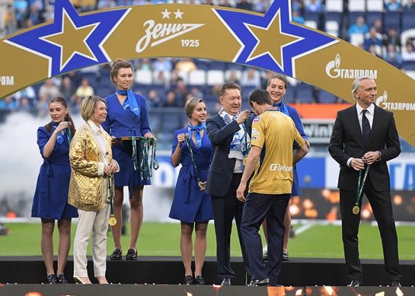 «Зениту» вручили кубок! Вся красота награждения и чемпионского парада 🏆