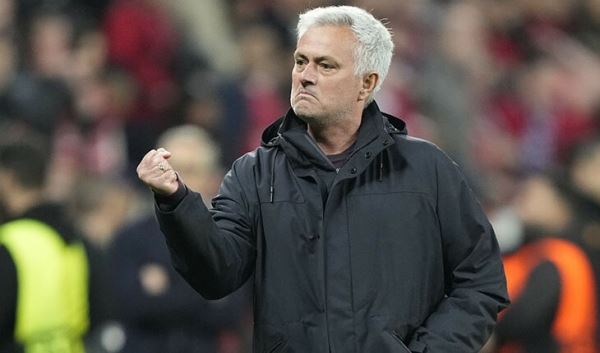 1-23 по ударам и 0,03 xG: так Моуринью вышел в финал Лиги Европы 🤯