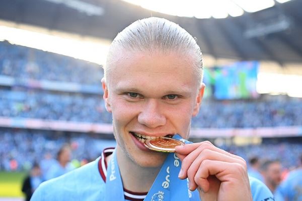 Чемпионская радость «Сити»: коридор от «Челси», загадочный коктейль Грилиша и счастье Холанда