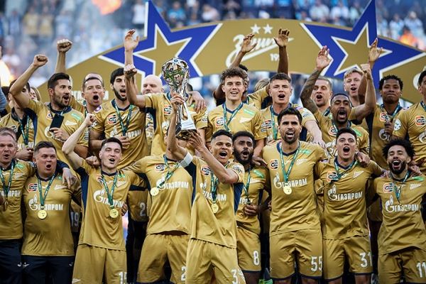 «Зениту» вручили кубок! Вся красота награждения и чемпионского парада 🏆