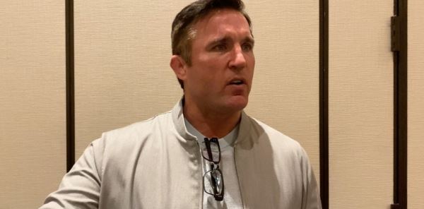 Чел Соннен: «UFC работает над боем между Джонсом и Павловичем»