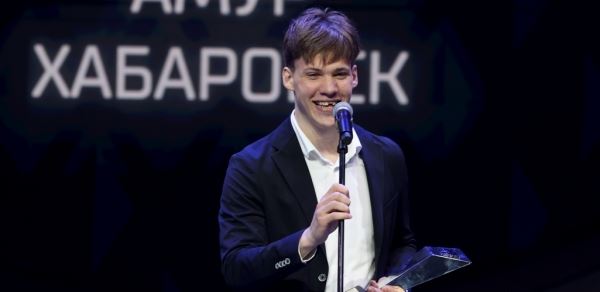 «Хотел бы сыграть в сборной КХЛ!». Обладатели наград – о церемонии закрытия сезона: Новости | Континентальная Хоккейная Лига (КХЛ)