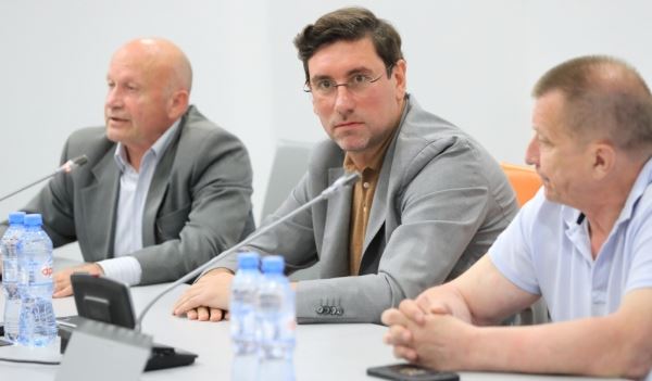 «Тренировки проходят по стандартам клубов МХЛ». Стартовала программа «Твой Шанс 2023»: Новости | Континентальная Хоккейная Лига (КХЛ)